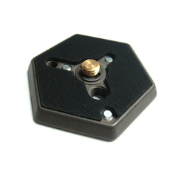 130-38 - Hexagonal Quick Release Plate (Flat Bottomed) with 3/8" Screw Manfrotto