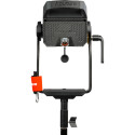 5600K, CRI/TLCI: 96 600W COB LED  Aputure