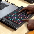 MPC-STUDIO-II 16 pads, ruban tactile 140 mm, écran OLED AKAI PROFESSIONAL