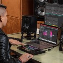 MPC-STUDIO-II 16 pads, ruban tactile 140 mm, écran OLED AKAI PROFESSIONAL